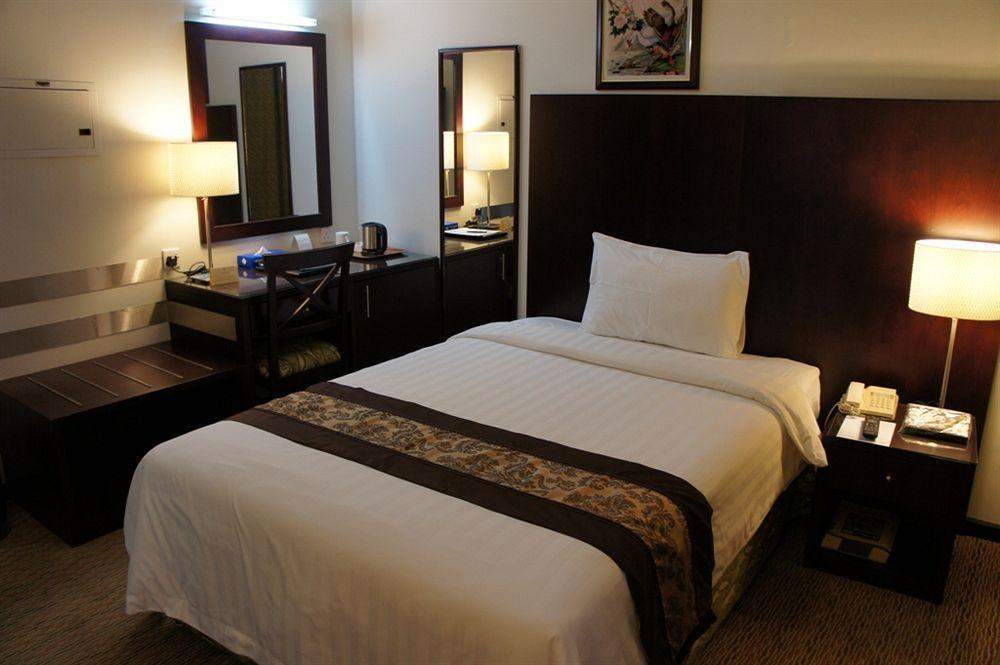 Dream Palace Hotel Dubai Esterno foto