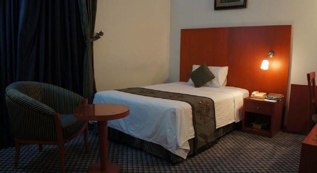 Dream Palace Hotel Dubai Esterno foto